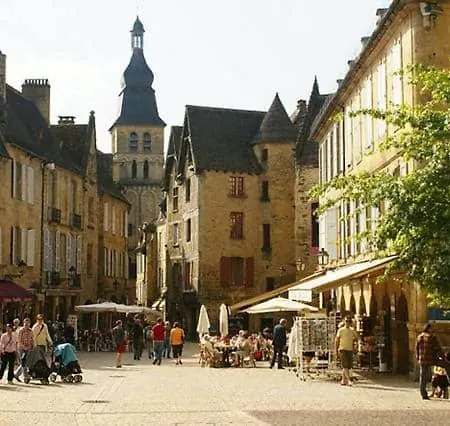بيت للعطل Maison Avec Patio Dans Le Centre Historique Terrasson