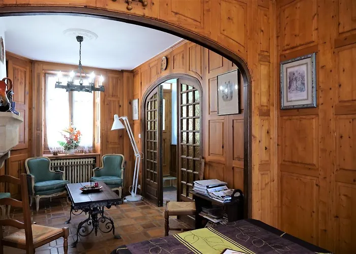 Maison Avec Patio Dans Le Centre Historique Terrasson