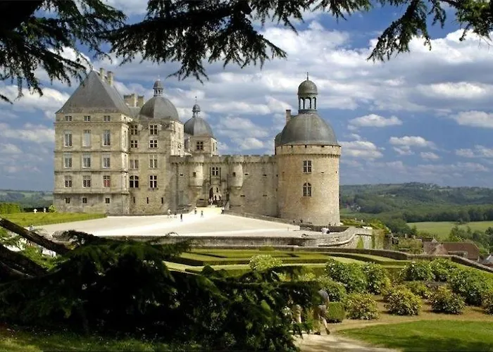 Maison Avec Patio Dans Le Centre Historique * Terrasson