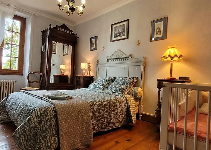 Maison Avec Patio Dans Le Centre Historique Ferienhaus Terrasson