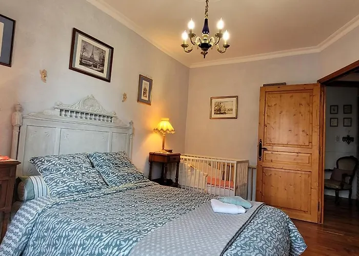 Maison Avec Patio Dans Le Centre Historique Ferienhaus Terrasson