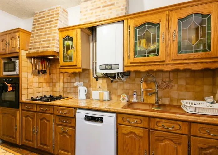 Maison Avec Patio Dans Le Centre Historique Terrasson