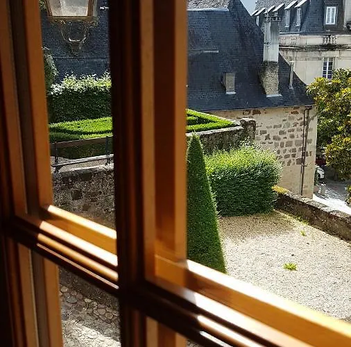 Maison Avec Patio Dans Le Centre Historique * Terrasson